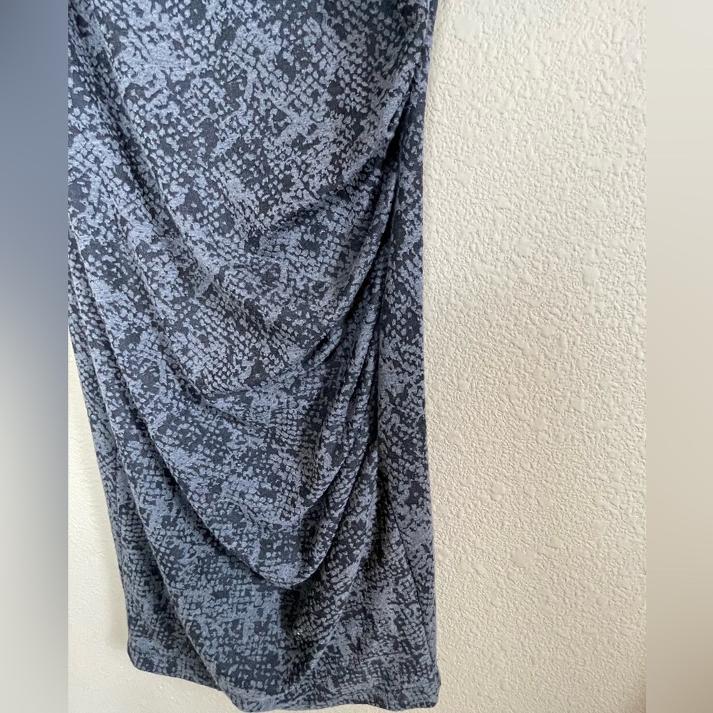 Ann Taylor Size 2 snake print body con dress - Picture 6 of 7